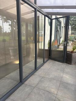 Glazen schuif-vouwwand 1 deel open